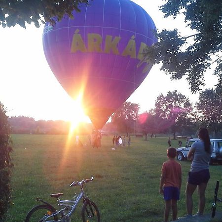 Korona Szallo Otel Kanije Dış mekan fotoğraf