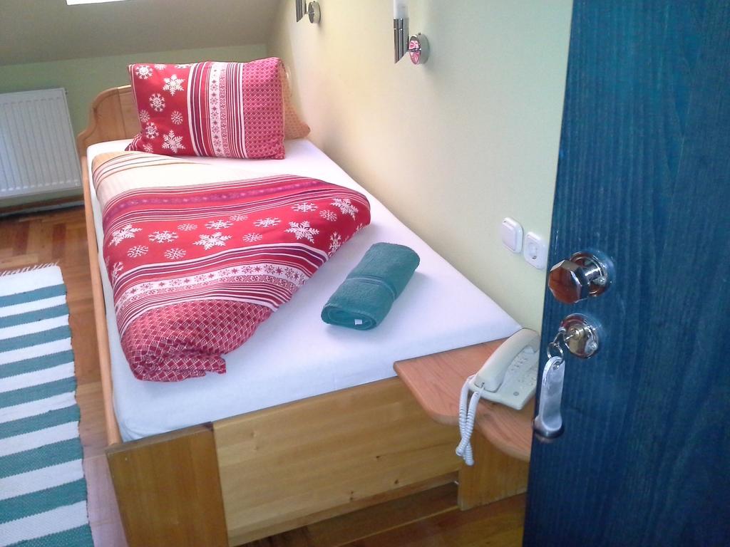 Korona Szallo Otel Kanije Dış mekan fotoğraf