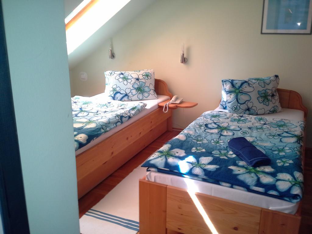 Korona Szallo Otel Kanije Dış mekan fotoğraf