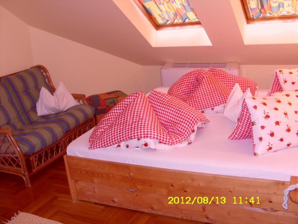 Korona Szallo Otel Kanije Oda fotoğraf