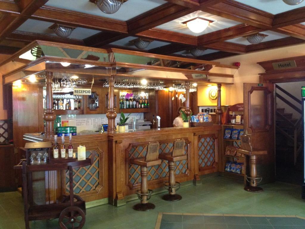 Korona Szallo Otel Kanije Dış mekan fotoğraf